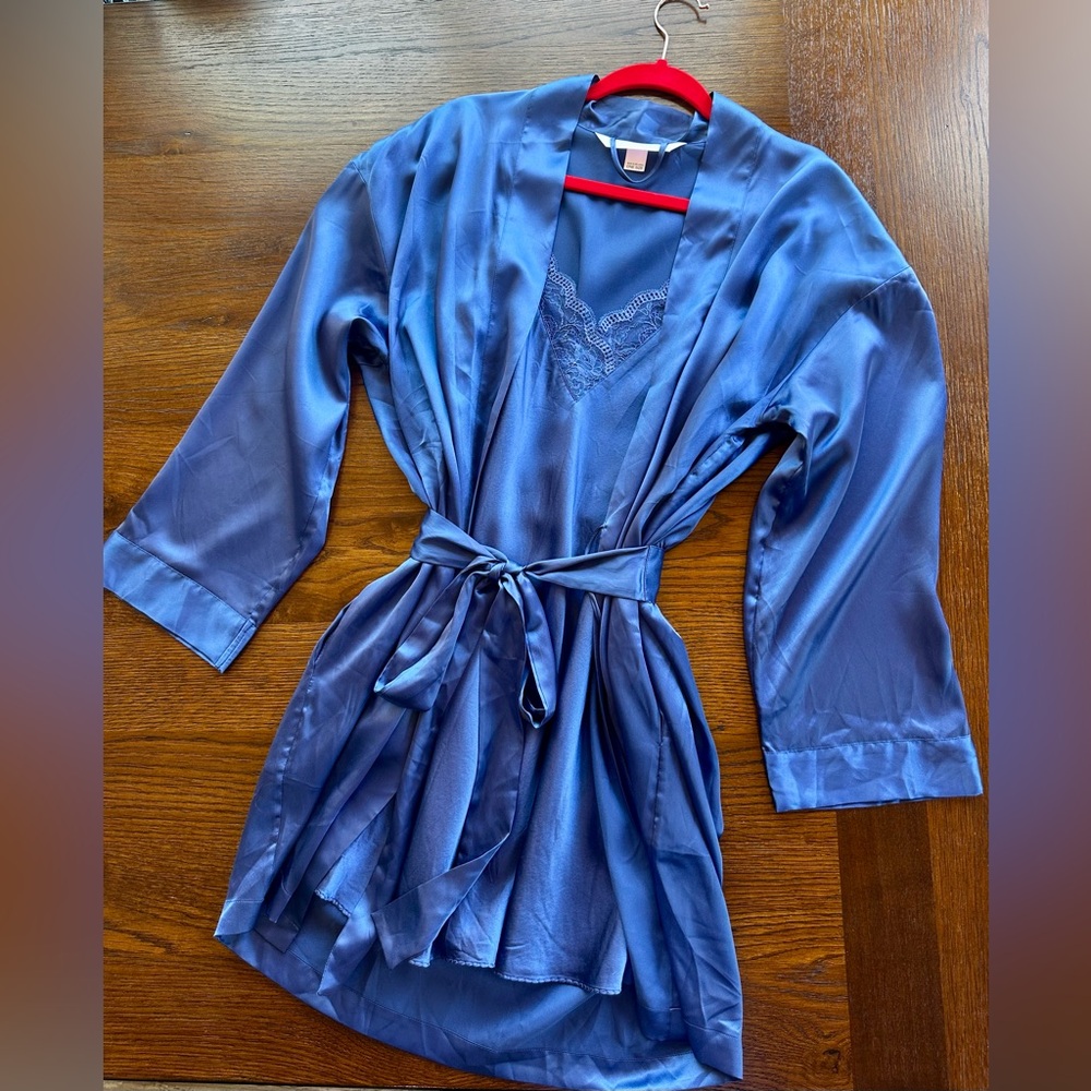 Victoria's Secret Kimono w/pockets attached belt,& matching slip dress 100% silk